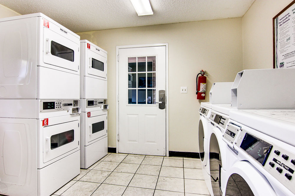 Intown Suites Extended Stay Jacksonville Fl - Baymeadows Екстериор снимка
